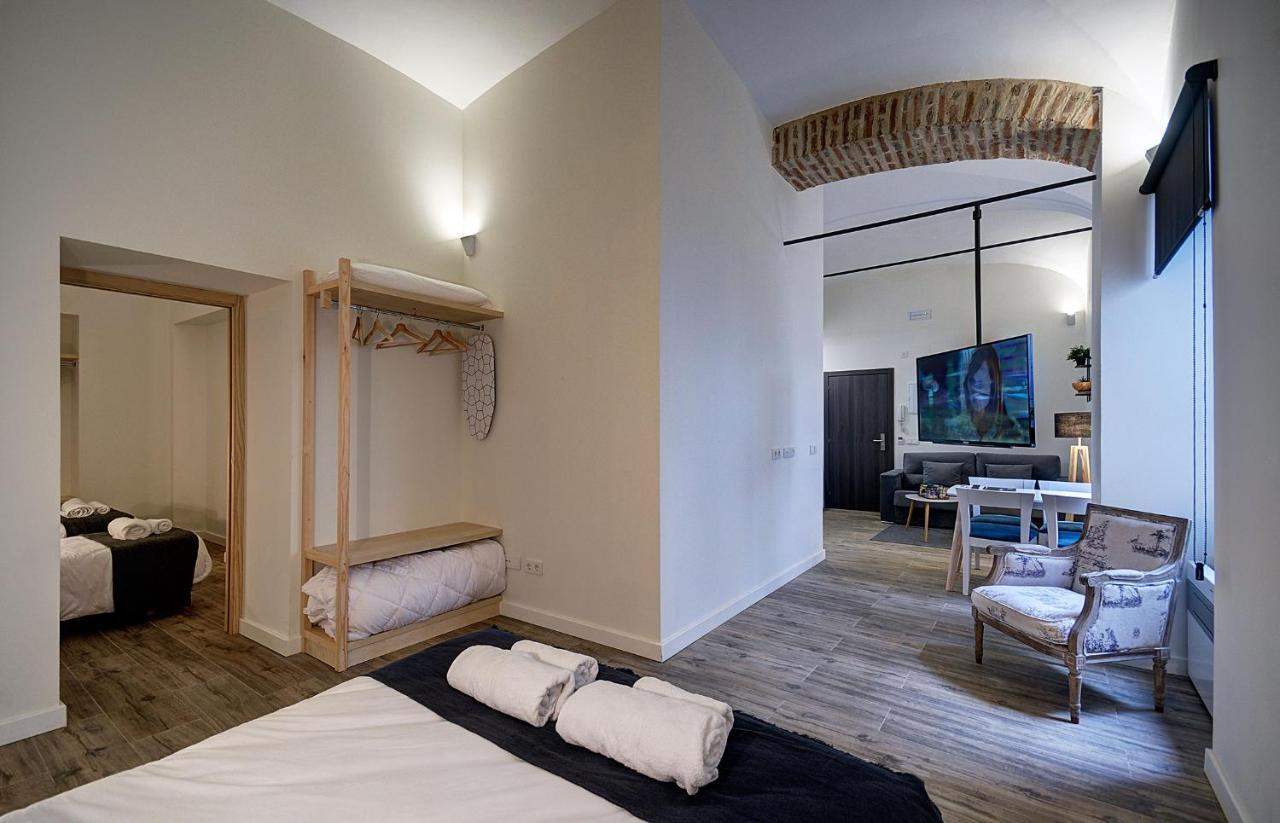 Apartamentos Al-Qazeres Luxury La Concepcion Caces Exteriör bild